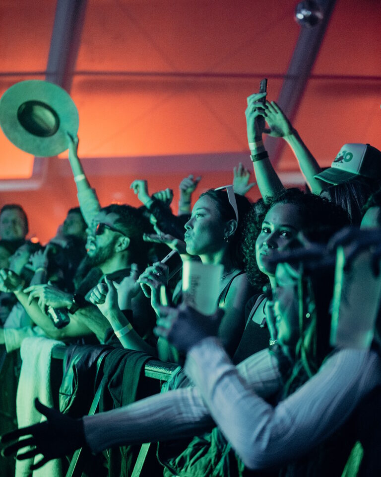 Público gozando de la música en Hivernacle Live Las Ventas diciembre 2023