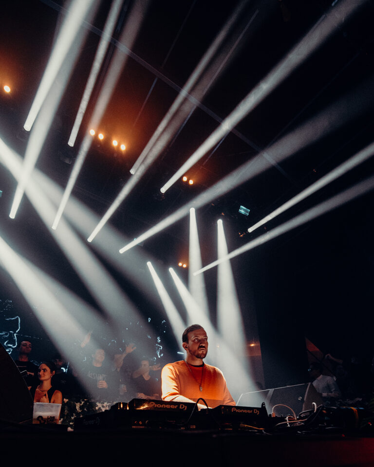 Maceo Plex pinchando en las Ventas