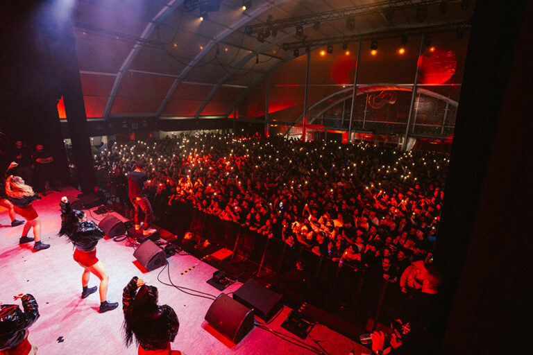 Escenario en el concierto de Kidd Keo