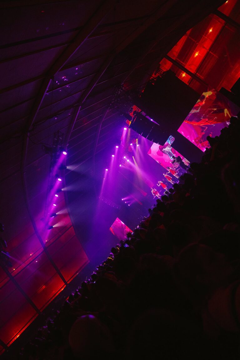 Escenario en el evento de la orquesta Nueva Línea